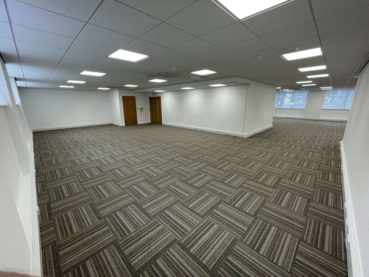 Office in Leicester - photo 4