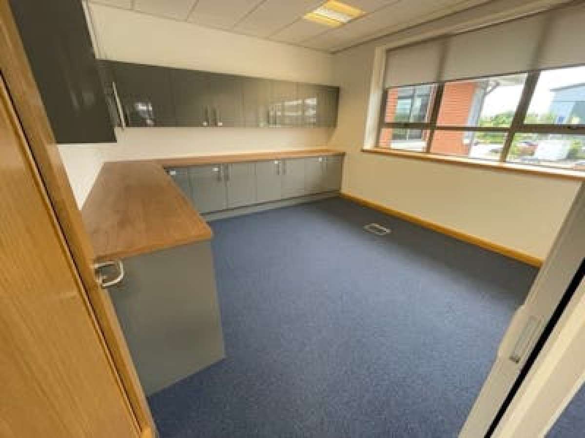 Office in Northampton - photo 4