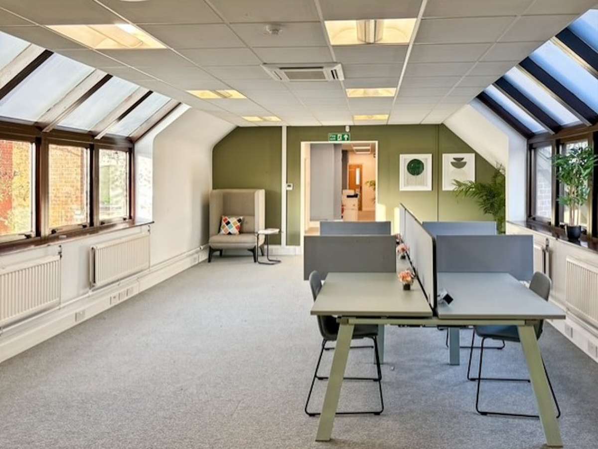 Office in Winchester - photo 2