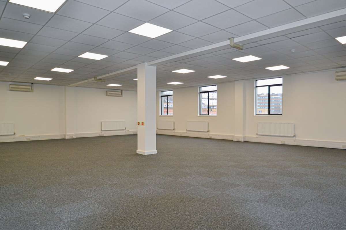 Office in Southampton - photo 3