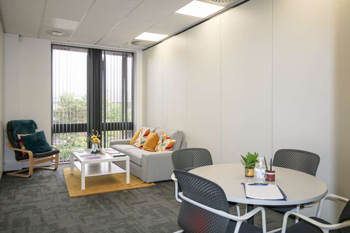 Office in Poole - photo 4