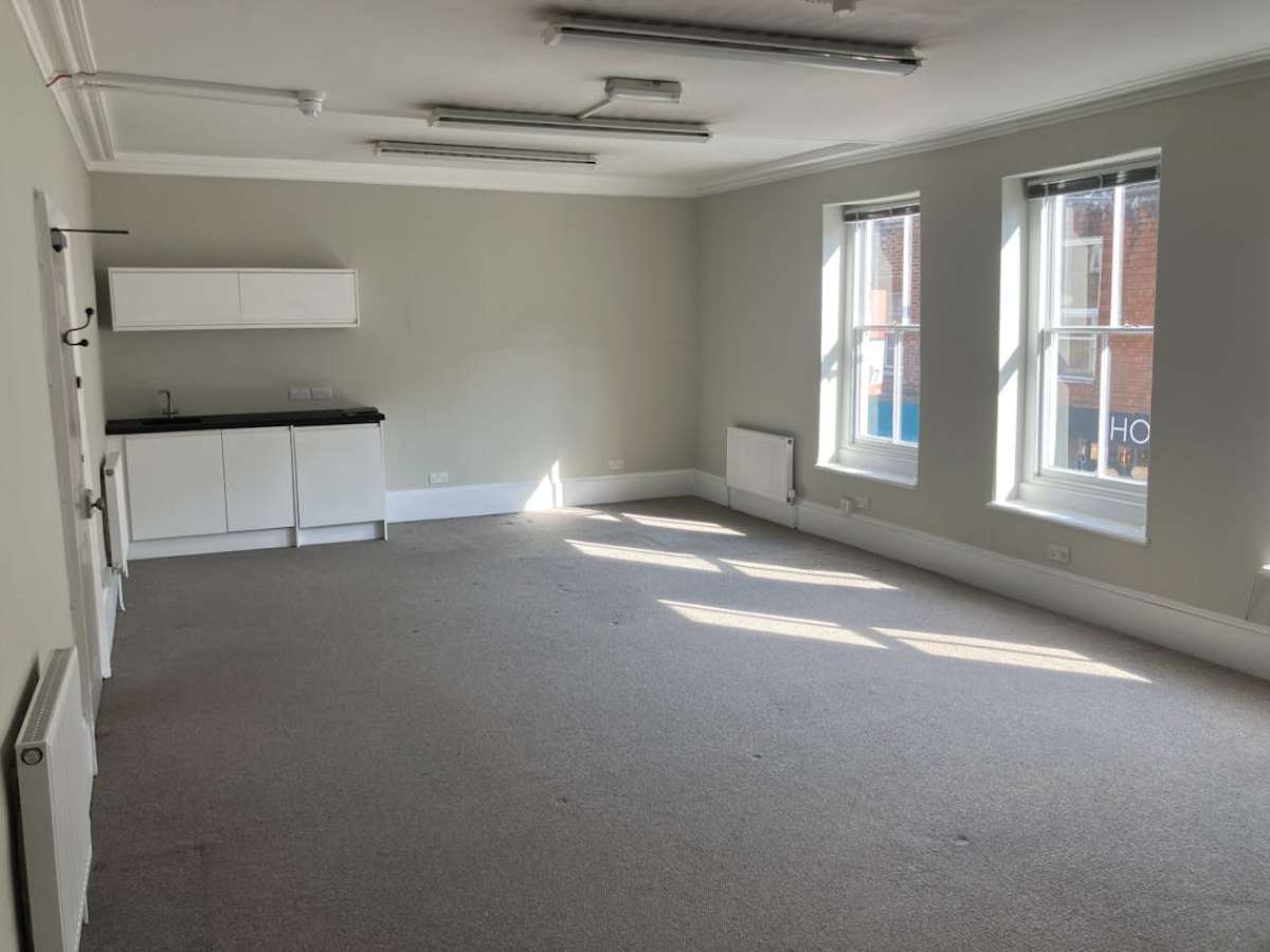 Office in Winchester - photo 3