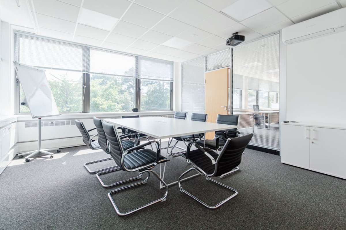 Office in Bournemouth - photo 4