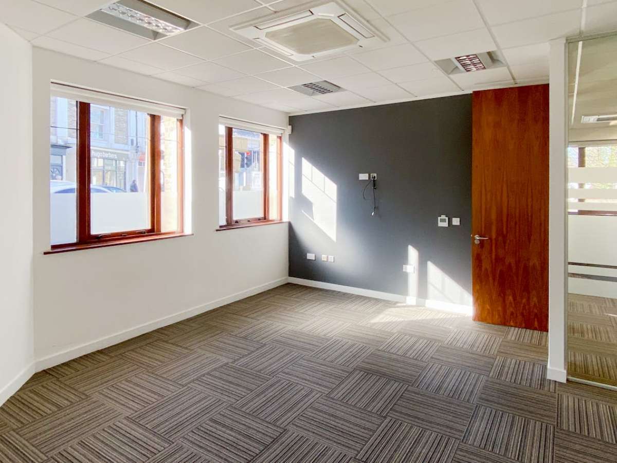 Office in Winchester - photo 4