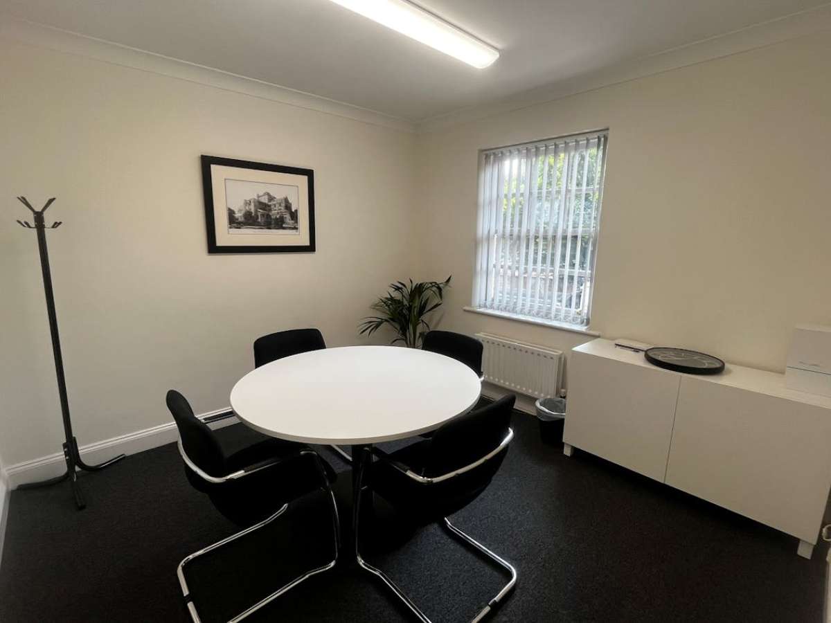 Office in Romsey - photo 2