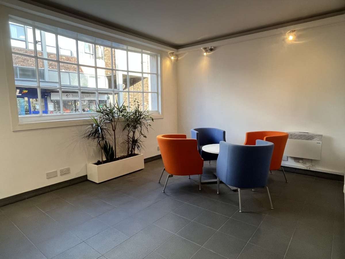 Office in Winchester - photo 3