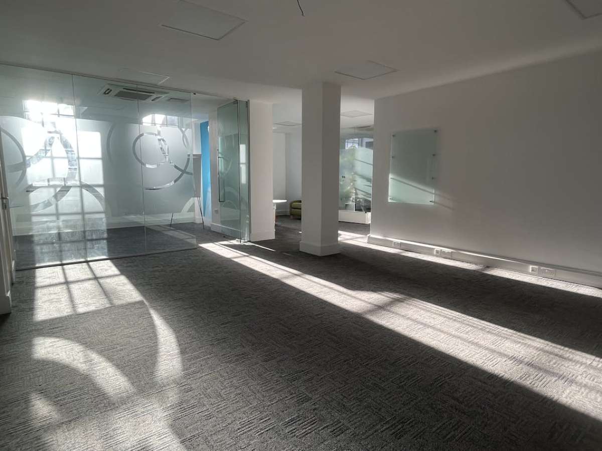 Office in Winchester - photo 4