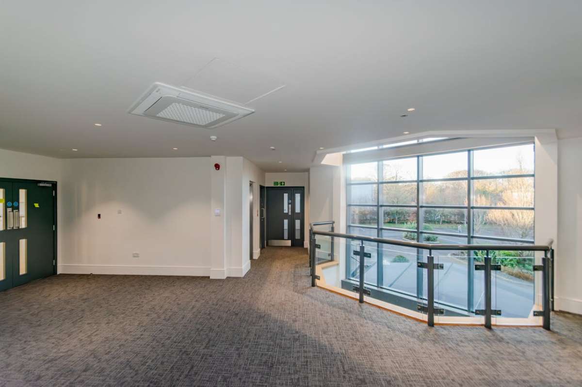 Office in Christchurch - photo 2