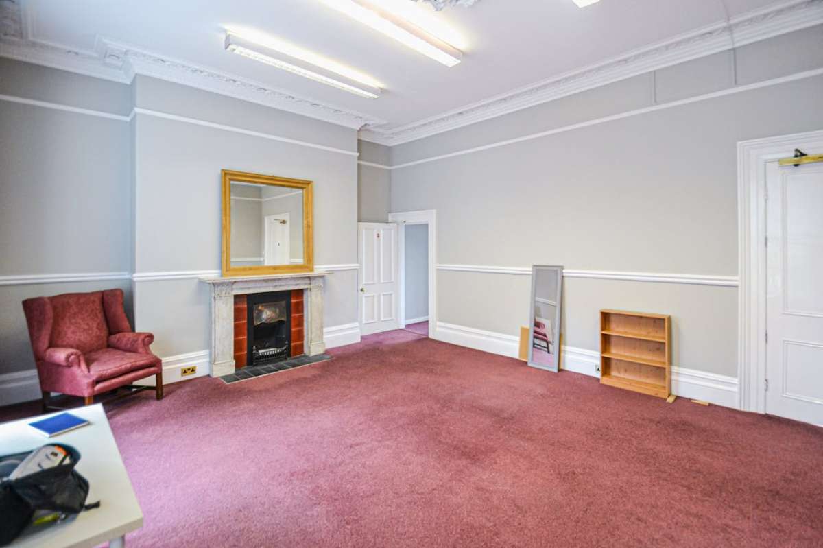 Office in Winchester - photo 2