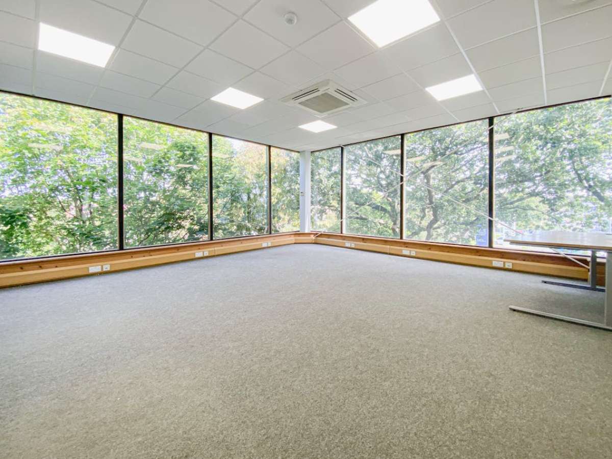 Office in Christchurch - photo 2