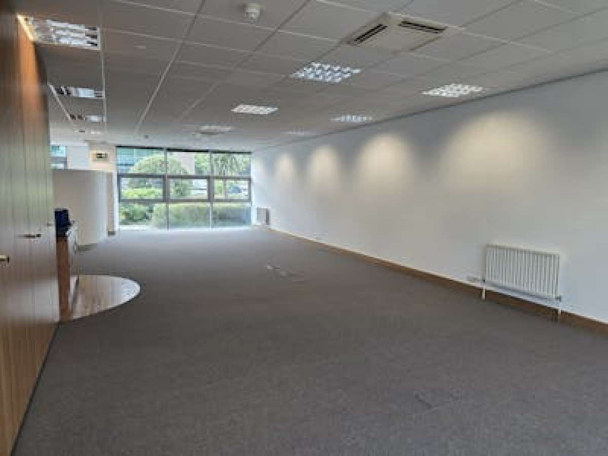 Office in Fareham - photo 4