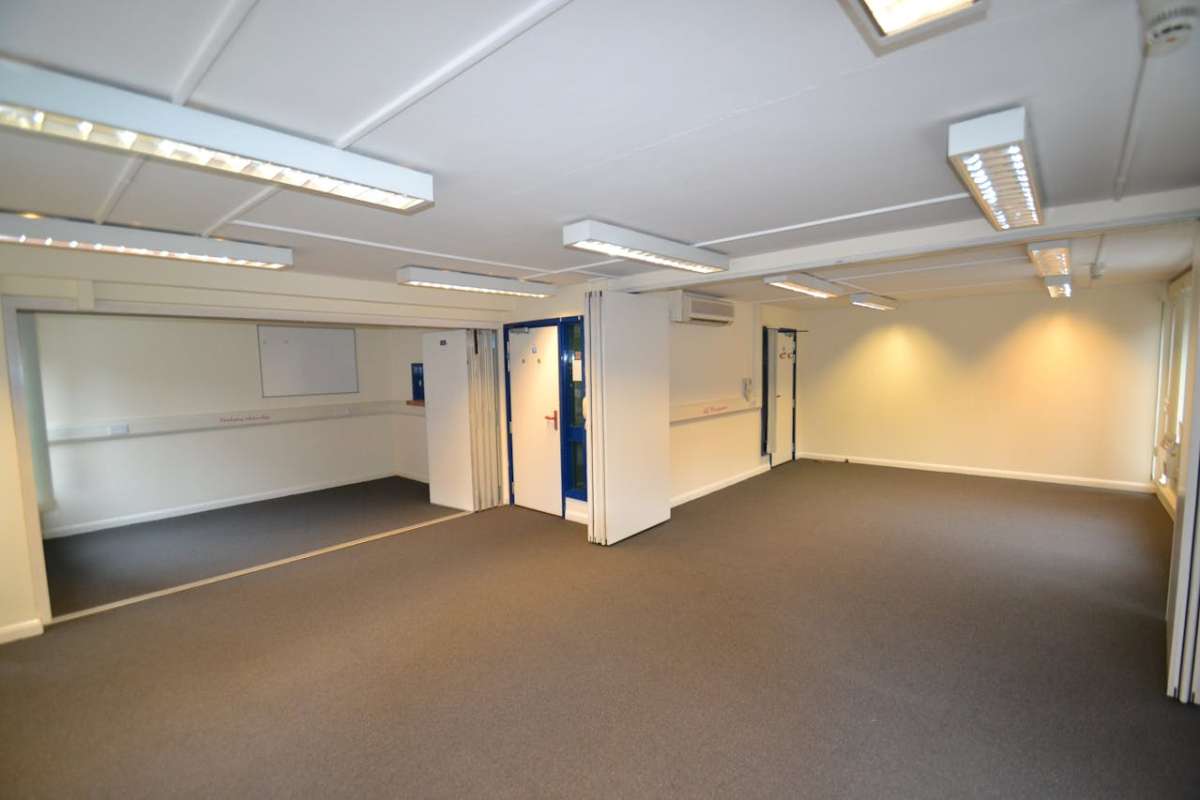 Office in Winchester - photo 2