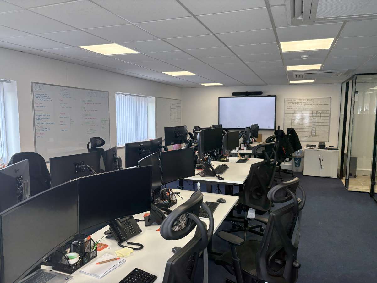 Office in Lincoln - photo 4