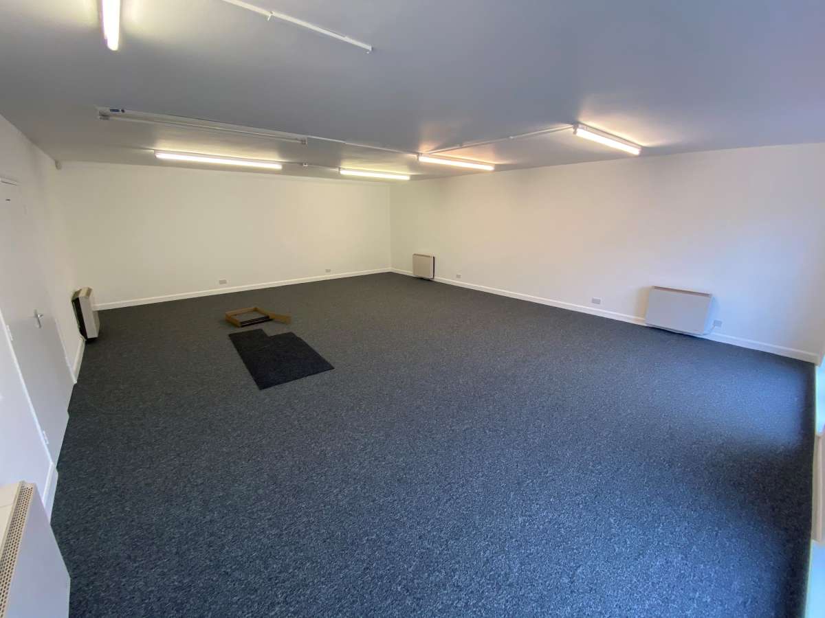 Office in Hinckley - photo 4