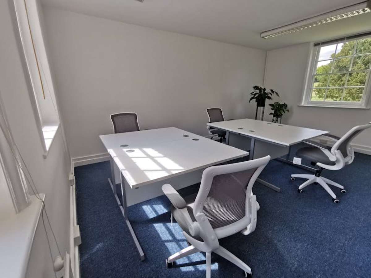 Office in Basingstoke - photo 3