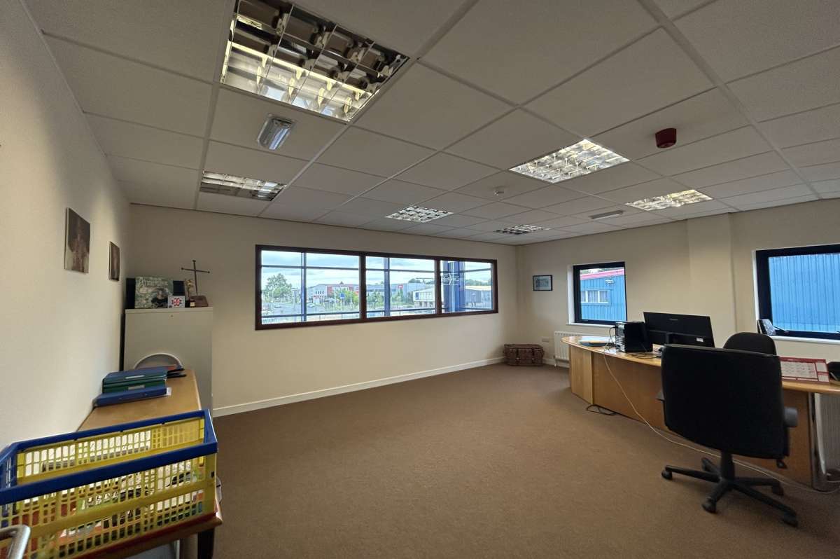 Office in Lisburn - photo 4