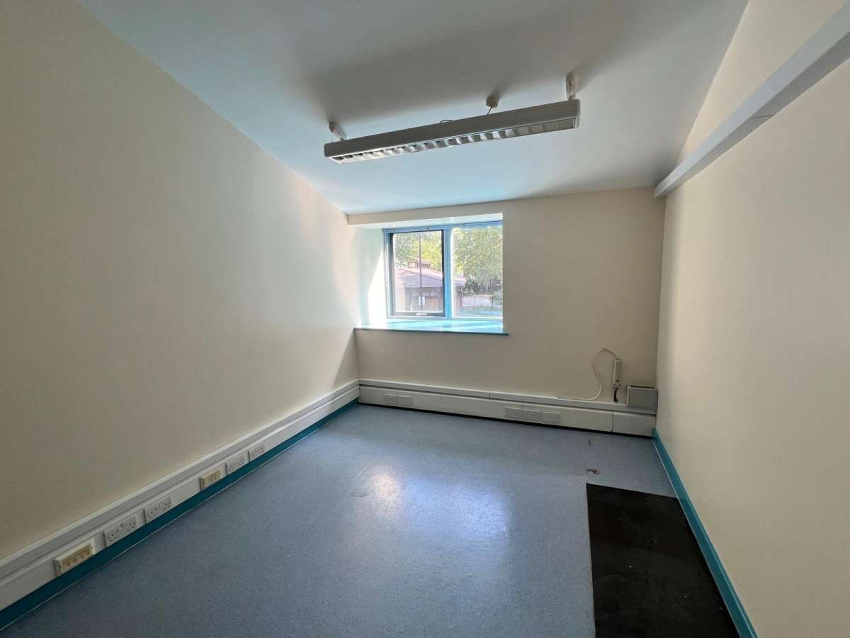 Office in London - photo 2