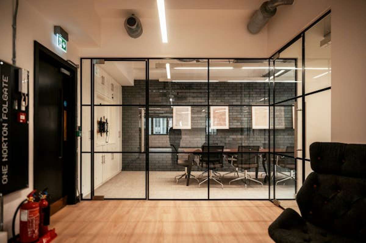 Office in London - photo 3