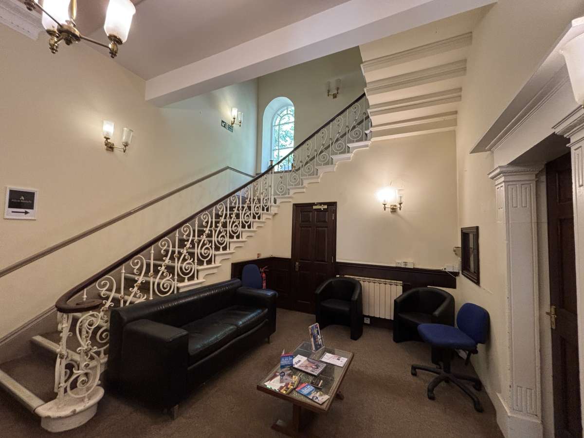 Office in Huddersfield - photo 3