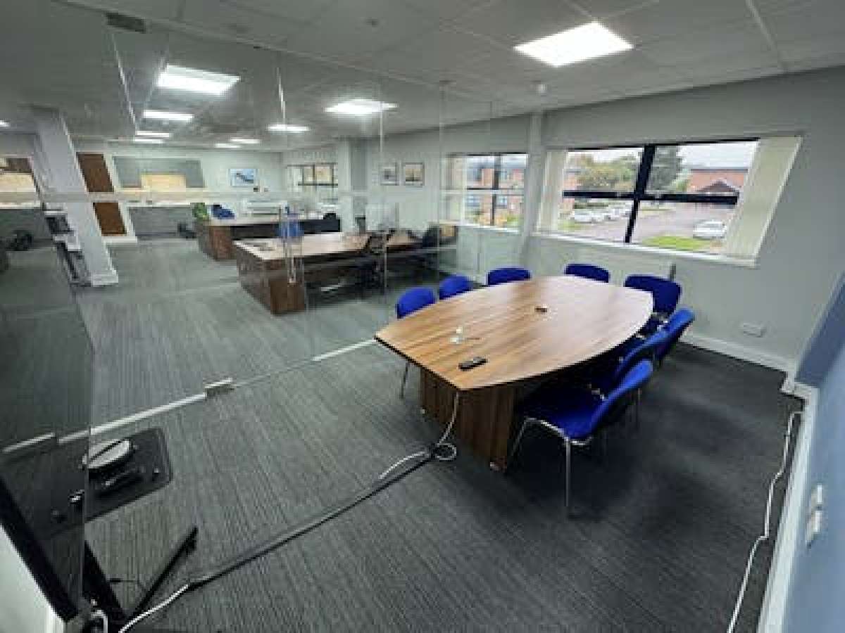Office in Southampton - photo 3
