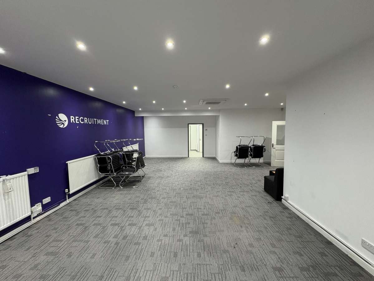 Office in Loughborough - photo 2