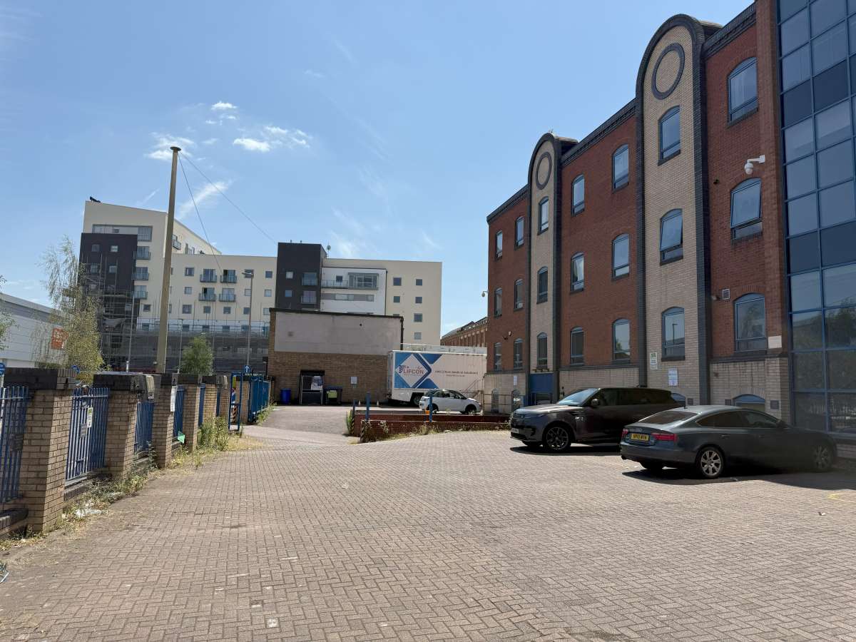 Office in Leicester - photo 4