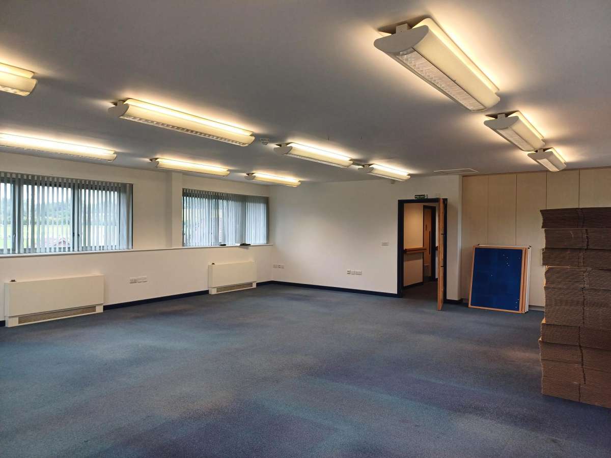 Office in Market Harborough - photo 3