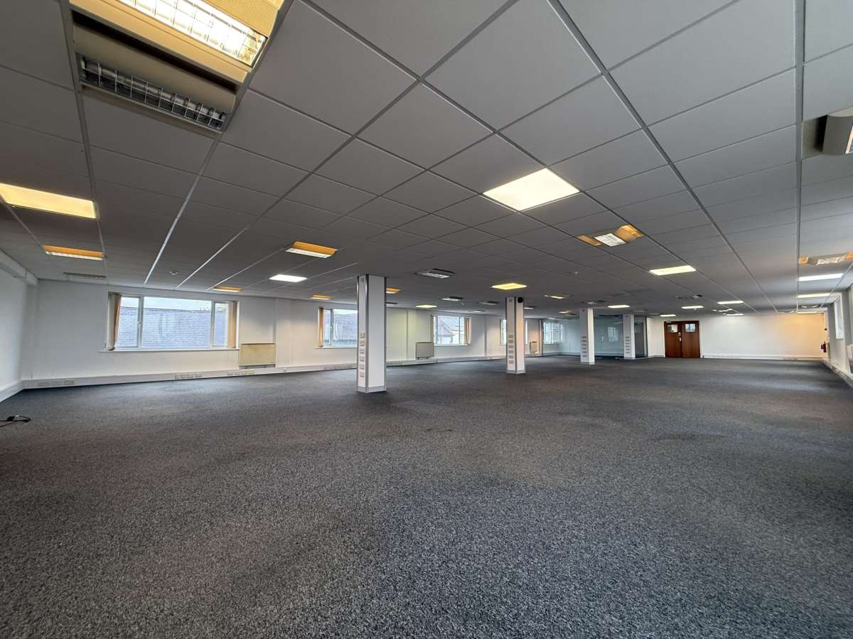 Office in Hinckley - photo 3