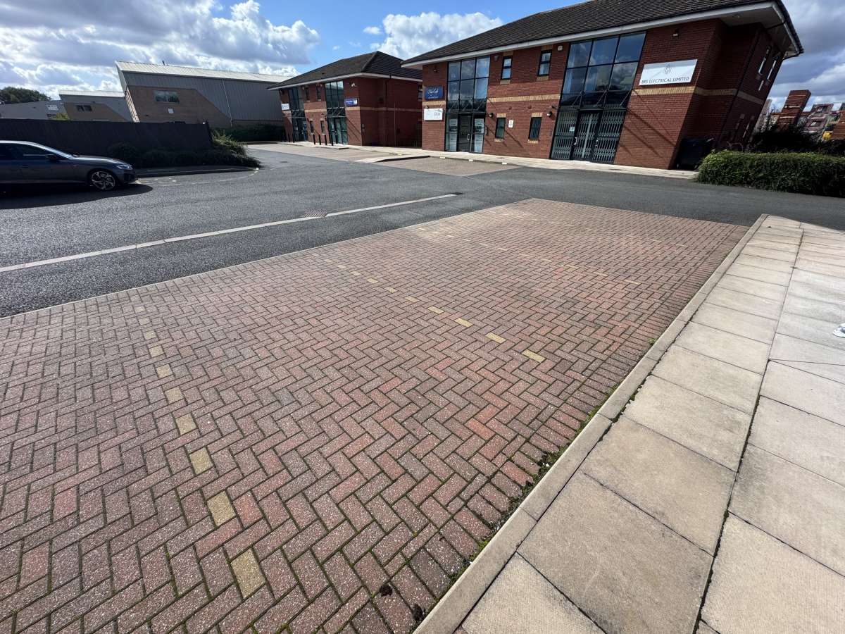 Office in Retford - photo 4