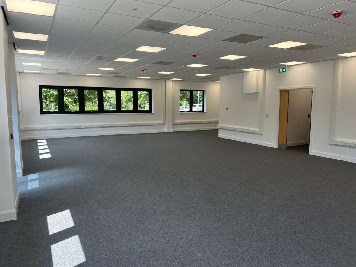 Office in Southampton - photo 4