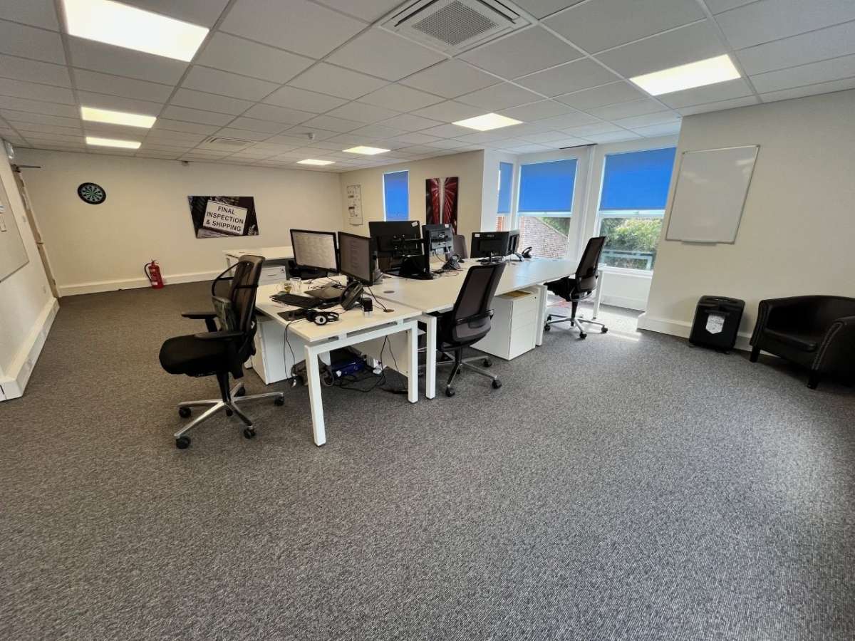 Office in Witham - photo 4