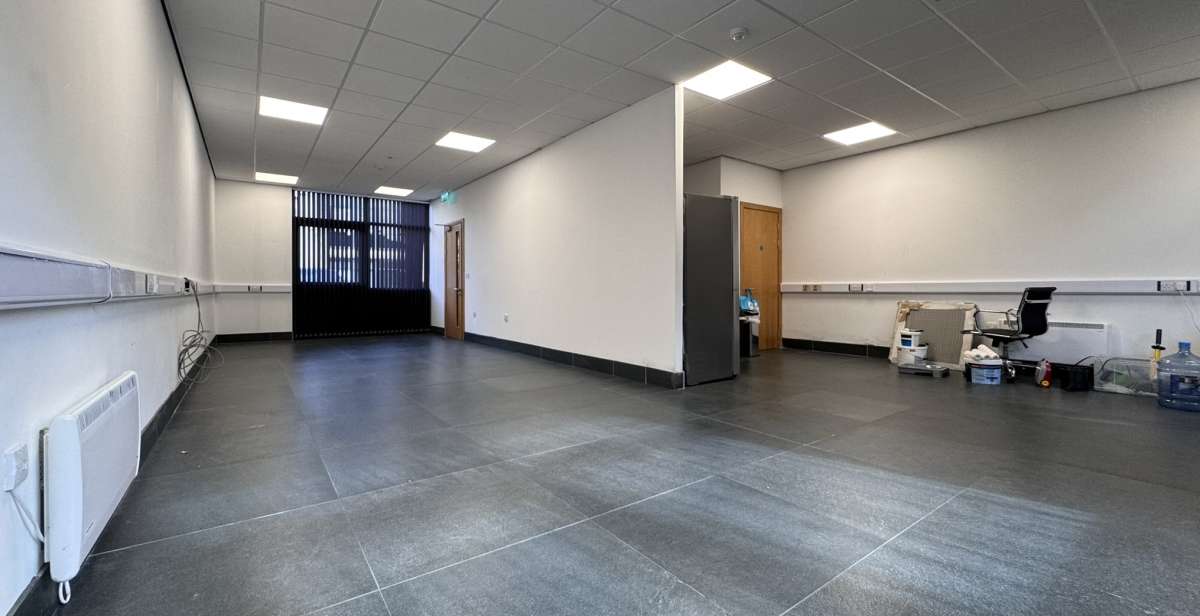 Office in Doncaster - photo 2