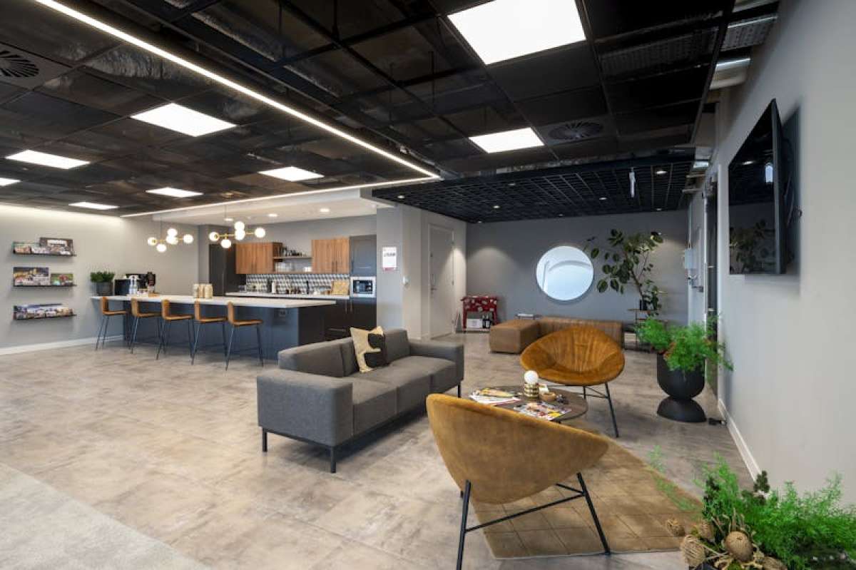 Office in Reading - photo 2