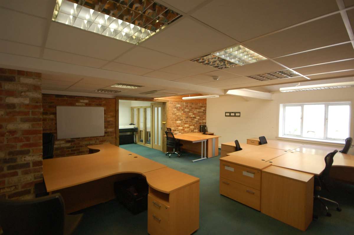 Office in Lutterworth - photo 3