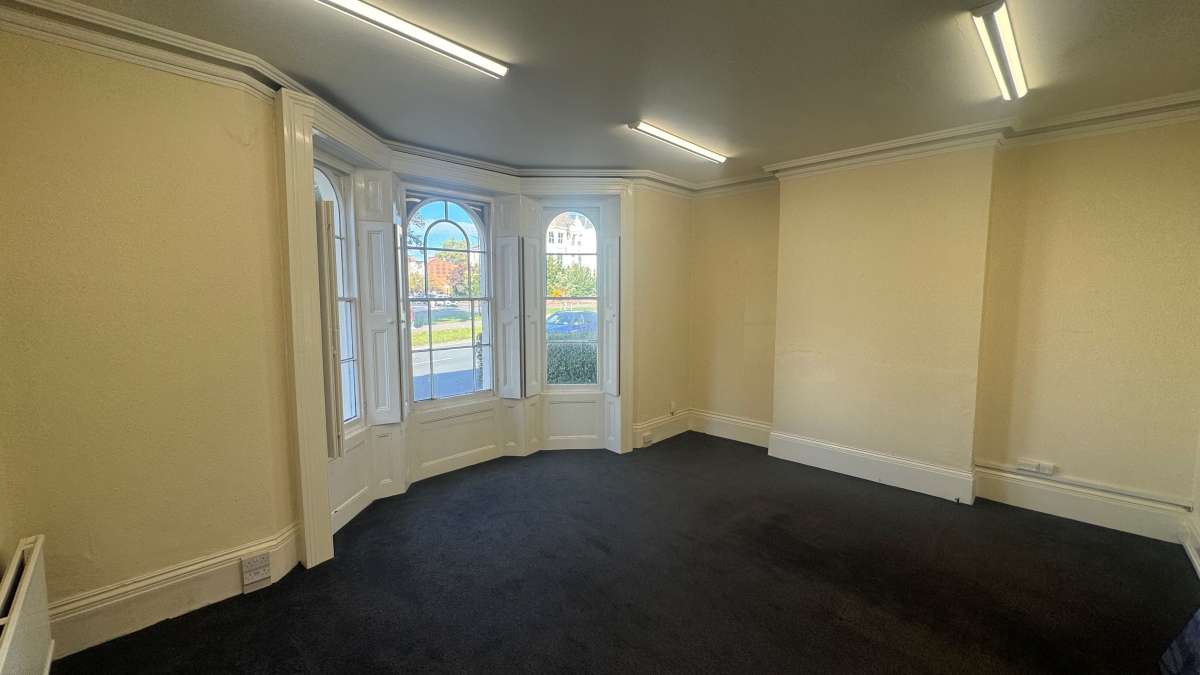 Office in Leamington Spa - photo 2