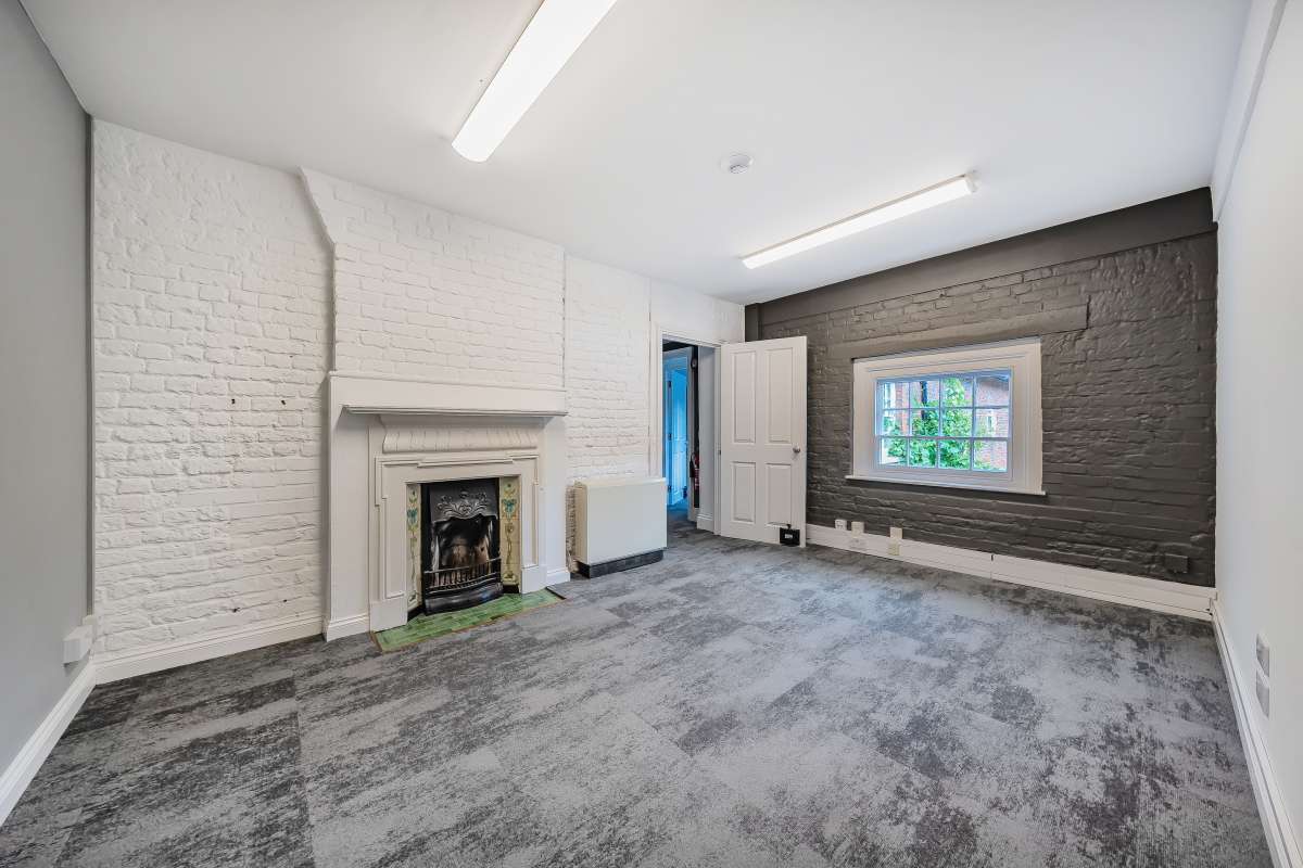 Office in Hertford - photo 4