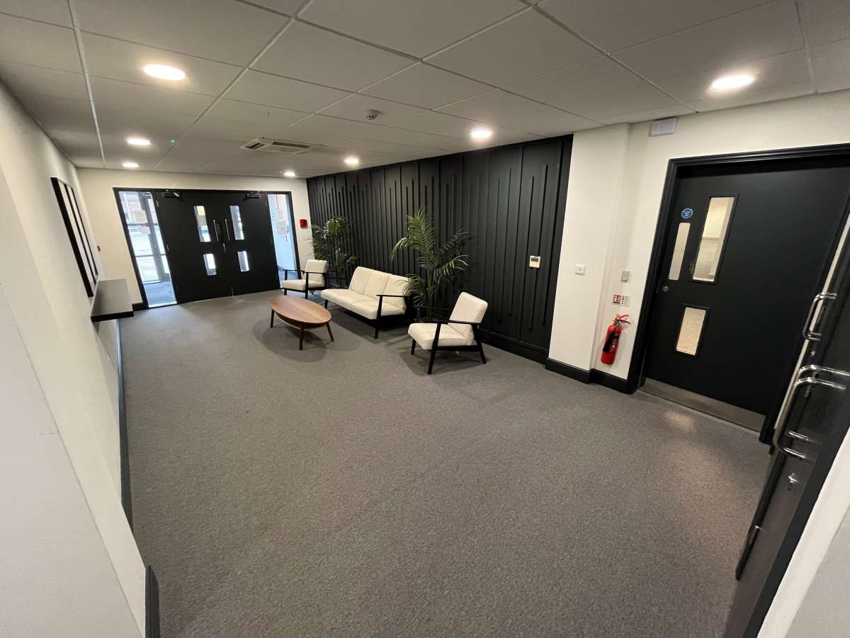 Office in Hinckley - photo 2