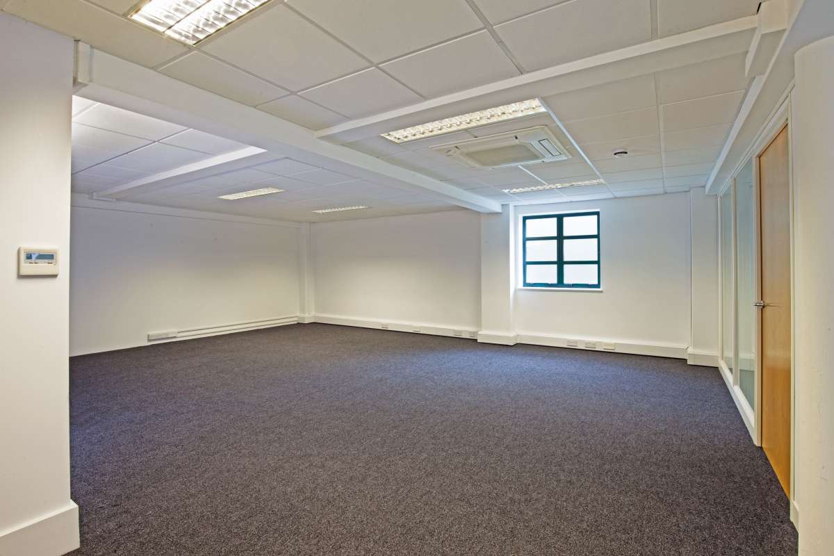 Office in Chelmsford - photo 4