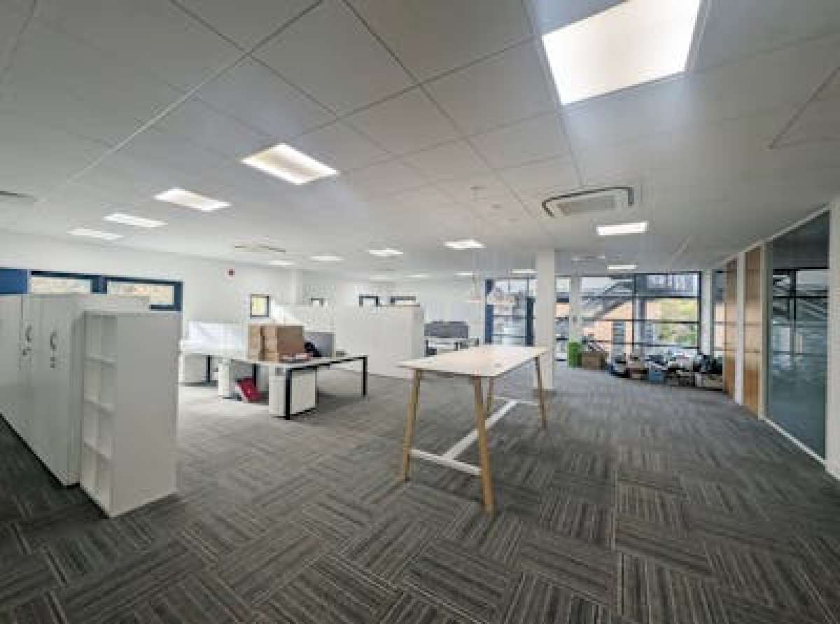 Office in Fareham - photo 3
