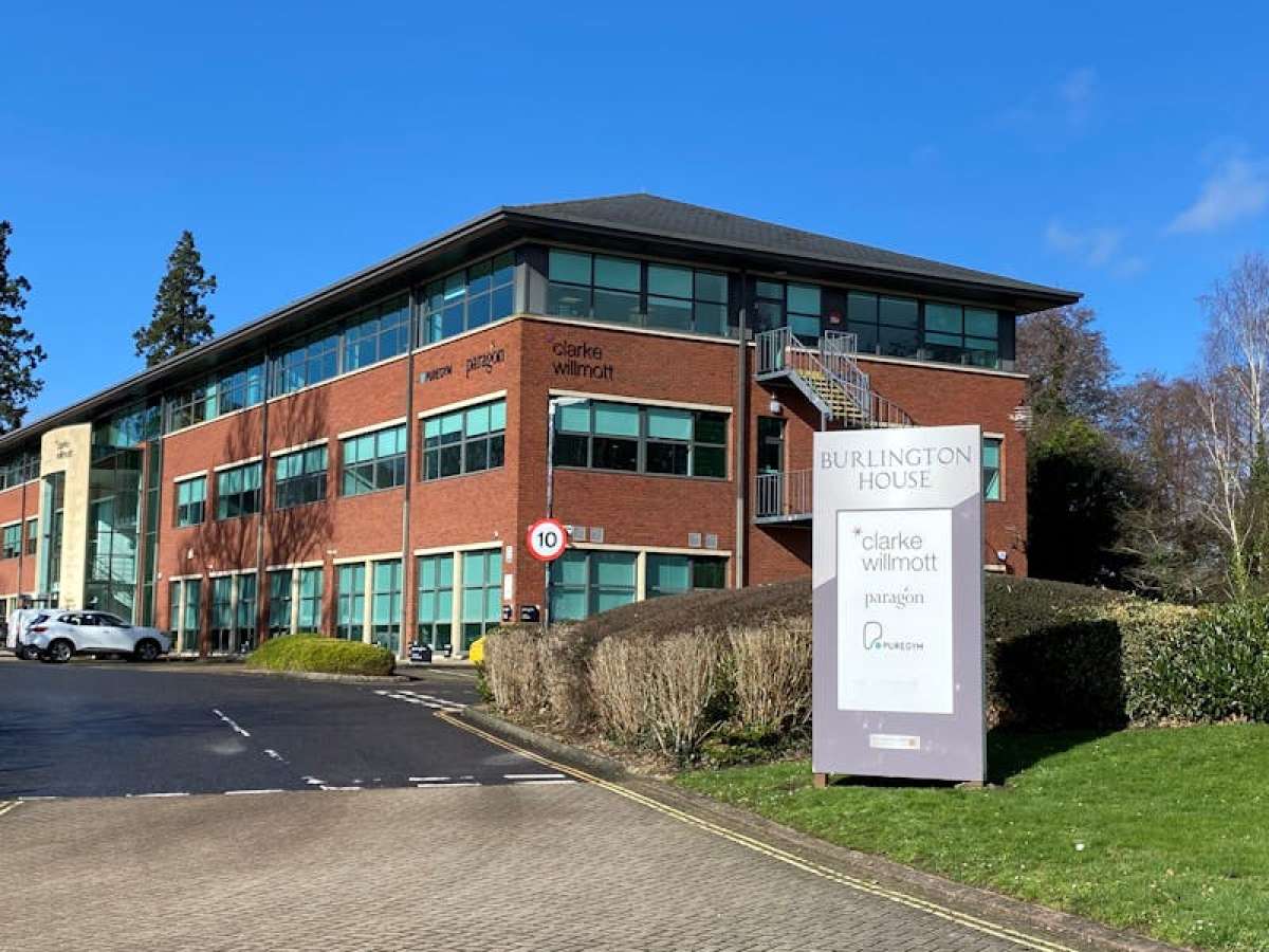 Office in Hedge End Southampton - photo 3