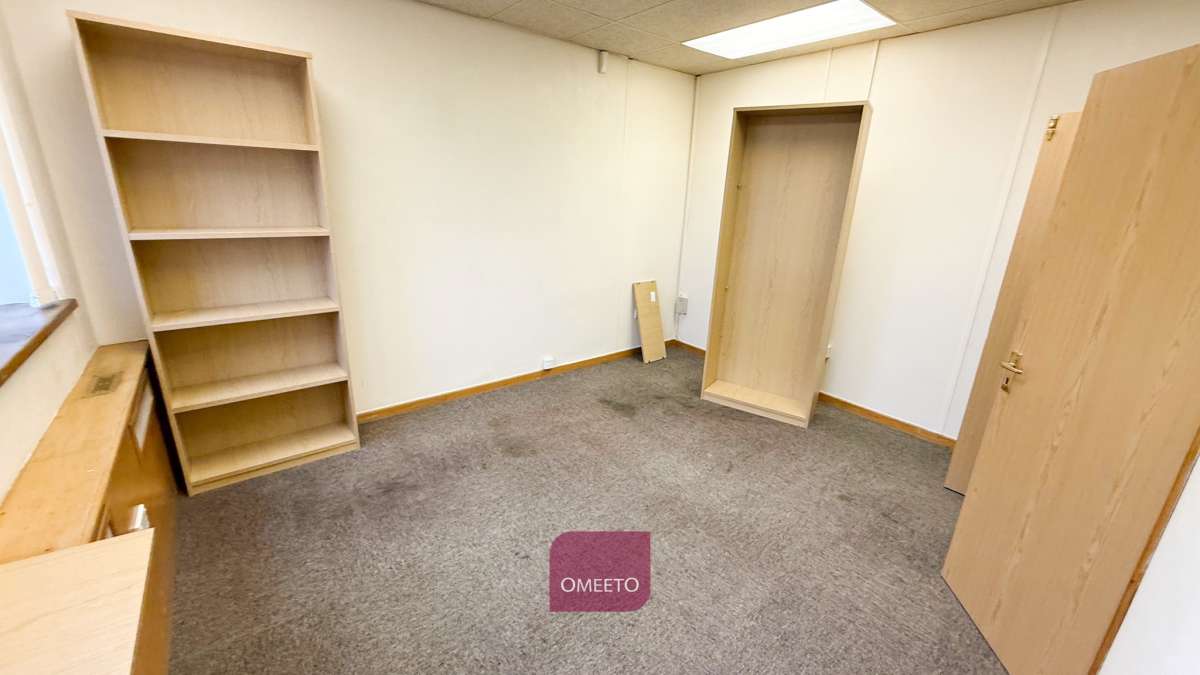 Office in Derby - photo 3