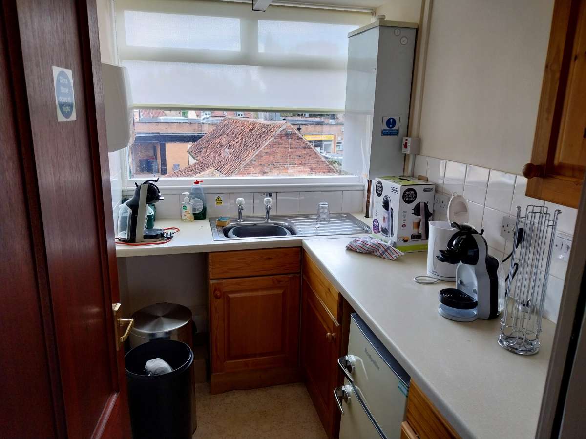 Office in Lincoln - photo 3