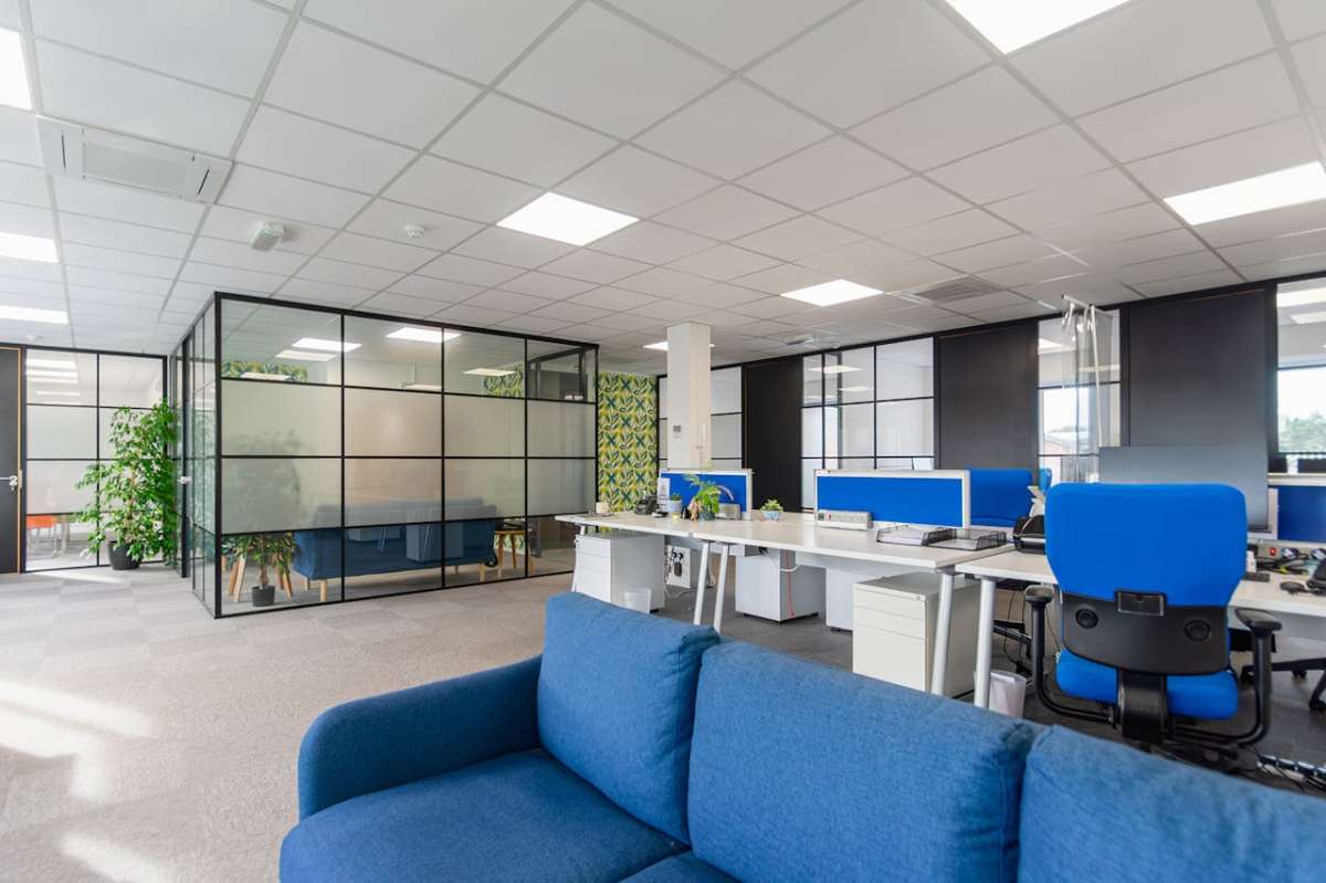 Office in Wimborne - photo 2