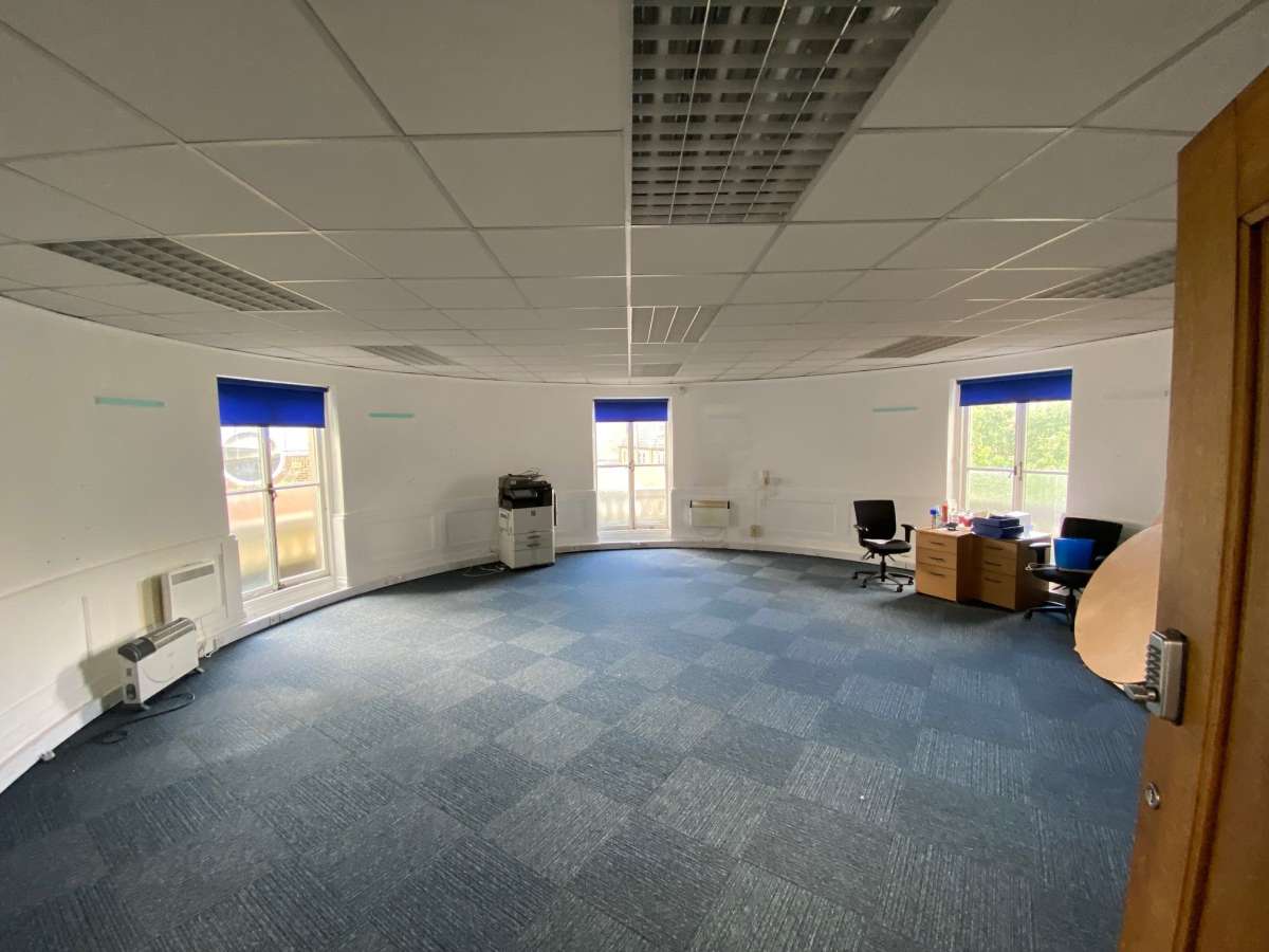 Office in Derby - photo 3