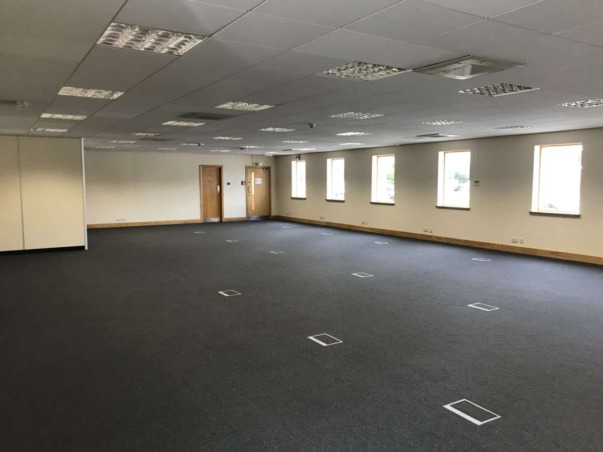 Office in Burton On Trent - photo 3