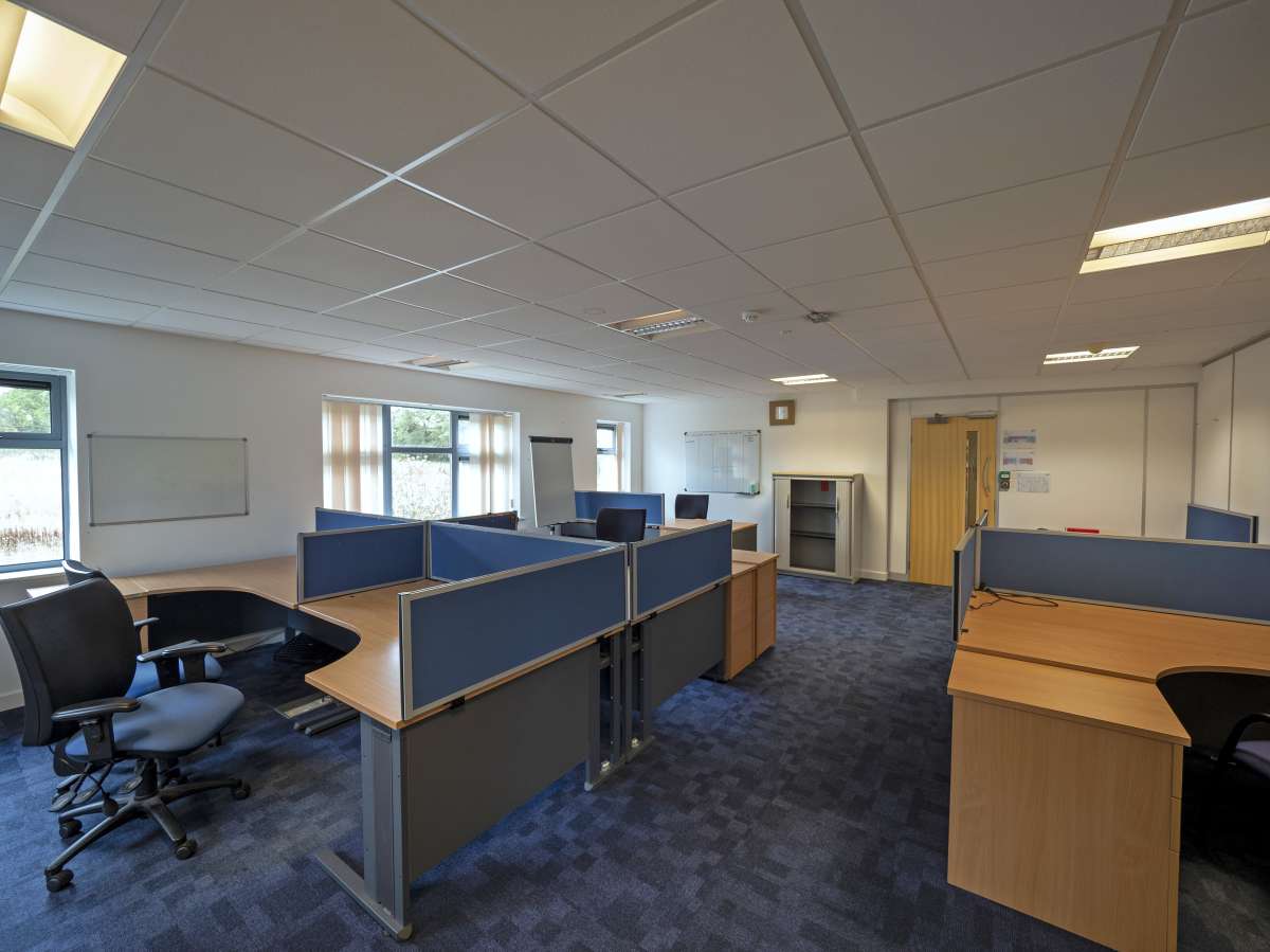 Office in Bardon Hill - photo 4