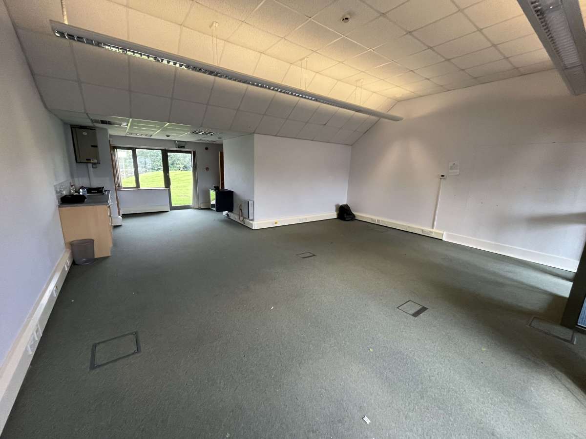 Office in Redruth - photo 4