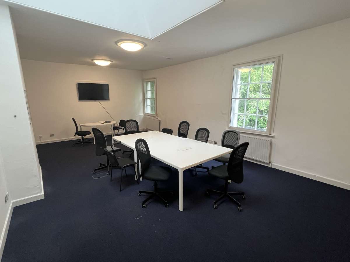 Office in Derby - photo 4