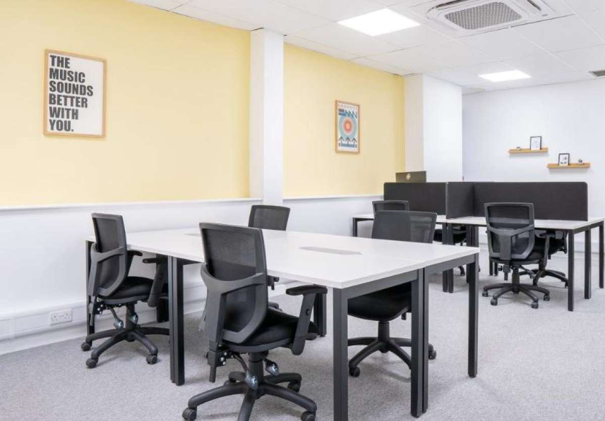 Office in Leeds - photo 2