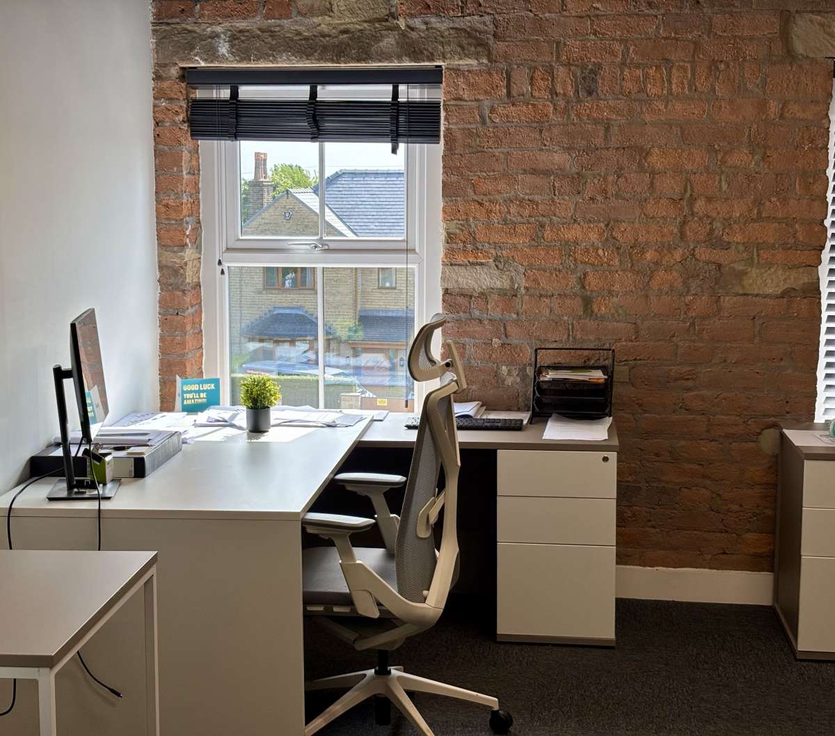 Office in Northowram - photo 4